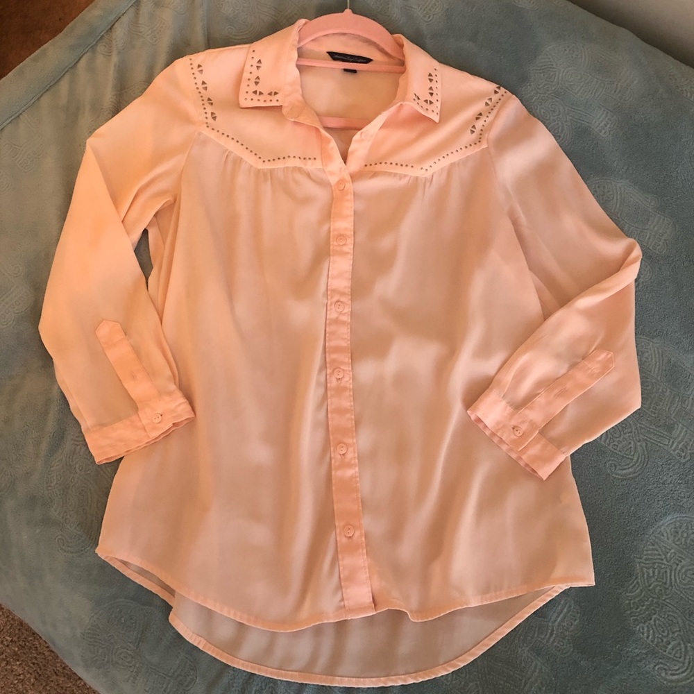American Eagle Outfitters Peach 🍑 Beaded Button Up Blouse Petite Small (B001)